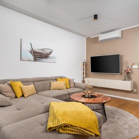 Apartment Top View With Balcony And Private Parking Риека Экстерьер фото