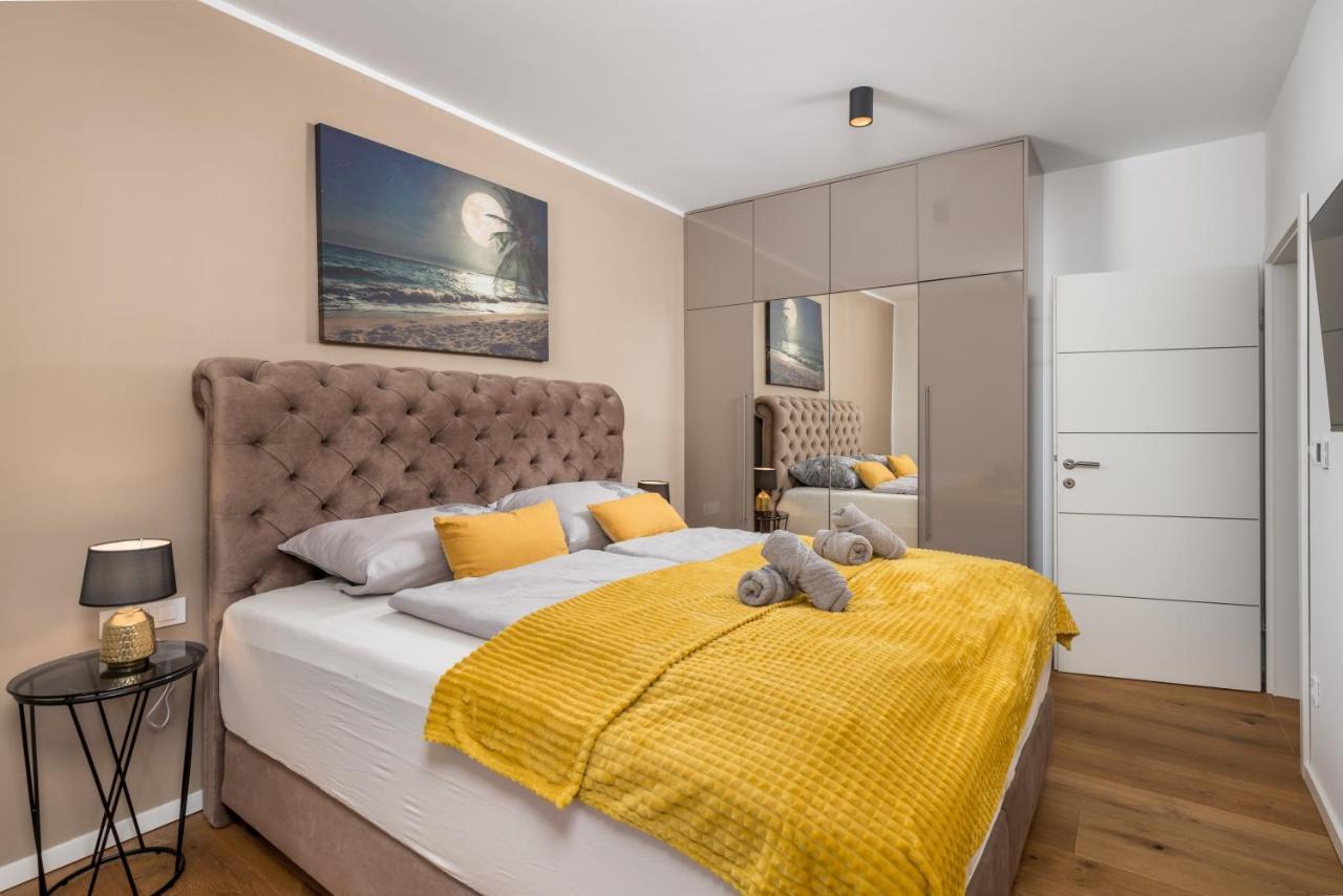 Apartment Top View With Balcony And Private Parking Риека Экстерьер фото