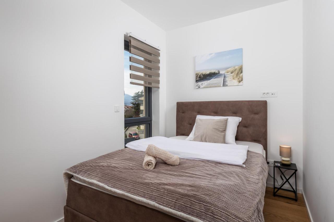 Apartment Top View With Balcony And Private Parking Риека Экстерьер фото