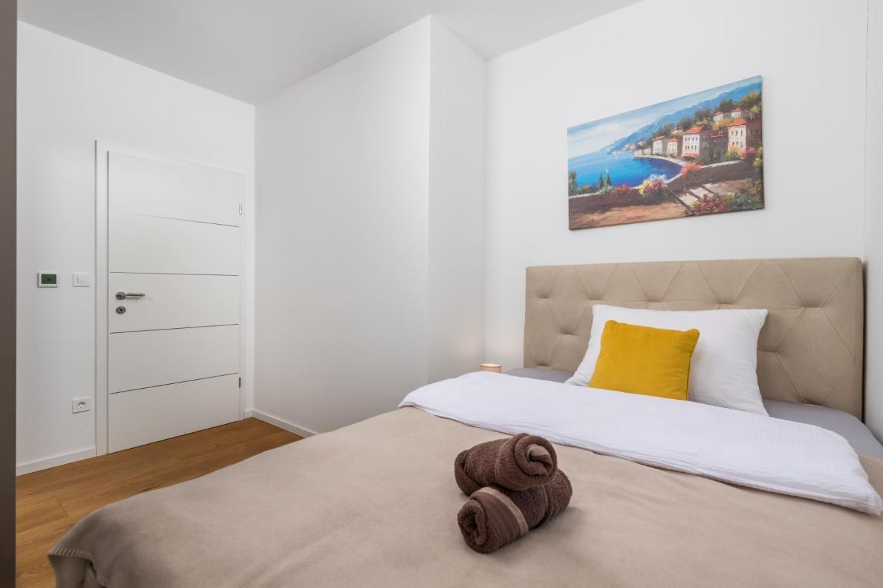 Apartment Top View With Balcony And Private Parking Риека Экстерьер фото